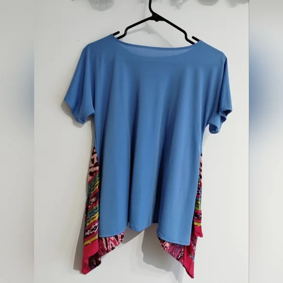 Unique Top - Picture 3 of 3